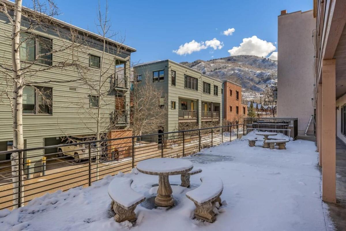 New Listing 2Br 2Ba Condo - Mountain Views Aspen Exterior photo