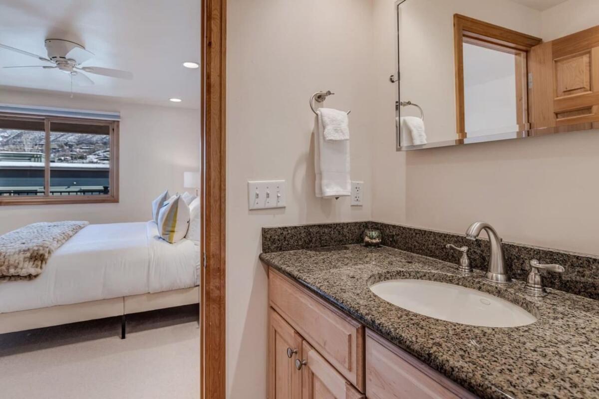 New Listing 2Br 2Ba Condo - Mountain Views Aspen Exterior photo